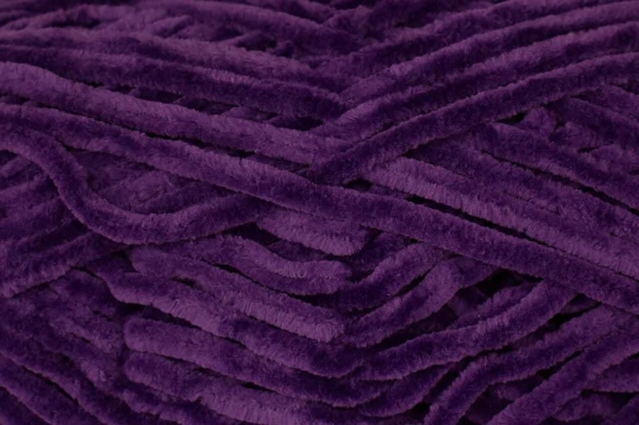 Bella Chenille by Universal Yarn - #122 Amethyst - 100% polyester super bulky yarn
